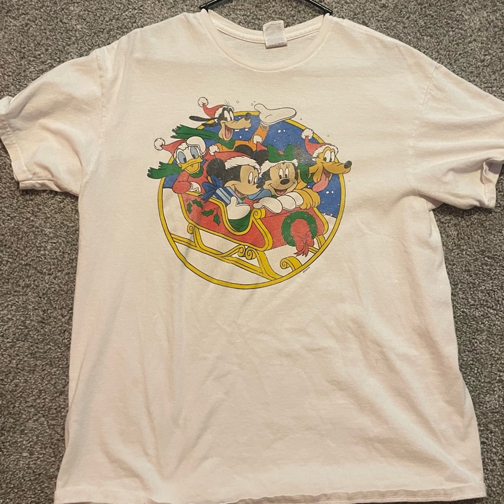 White Vintage Disney Christmas Graphic Tee 
Size L - Delta Apparel